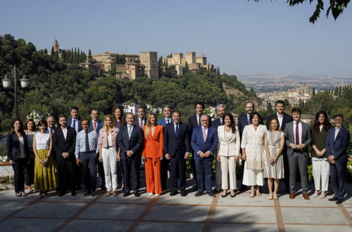 Cuerva-presenta-su-candidatura-en-Granada