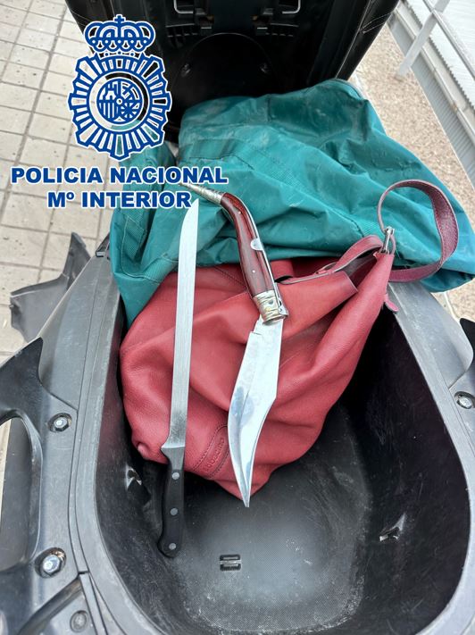 La-Policía-detiene-a-los-presuntos-autores-del-robo-de-un-bolso-y-una-motocicleta