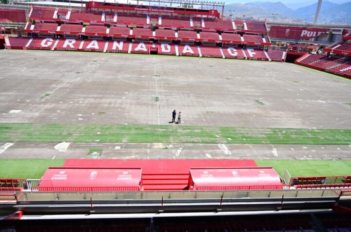 Nuevo-césped-de-última-generación-en-el-Estadio-Nuevo-los-Cármenes