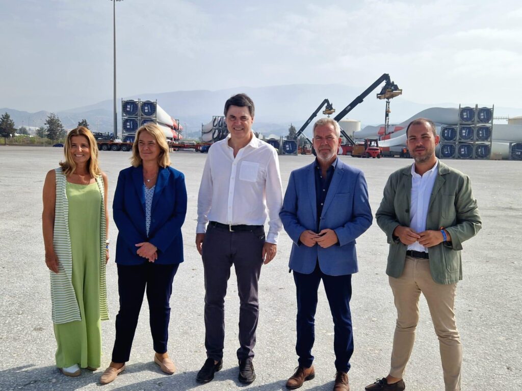 Miembros-del-Partido-Popular-visitan-el-Puerto-de-Motril