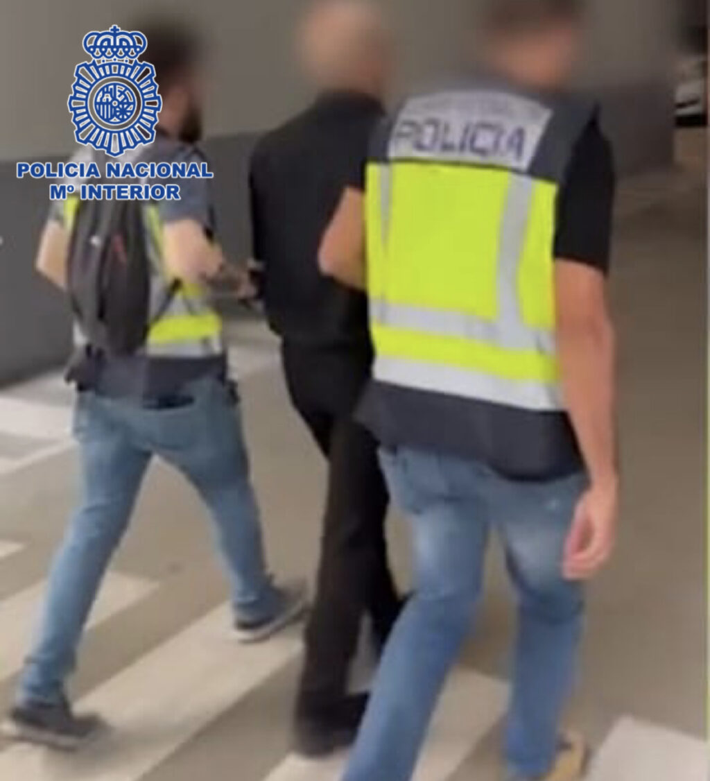 La-Policía-Nacional-ha-detenido-en-Granada-al-violento-atracador-de-jugueterías-de-Almería