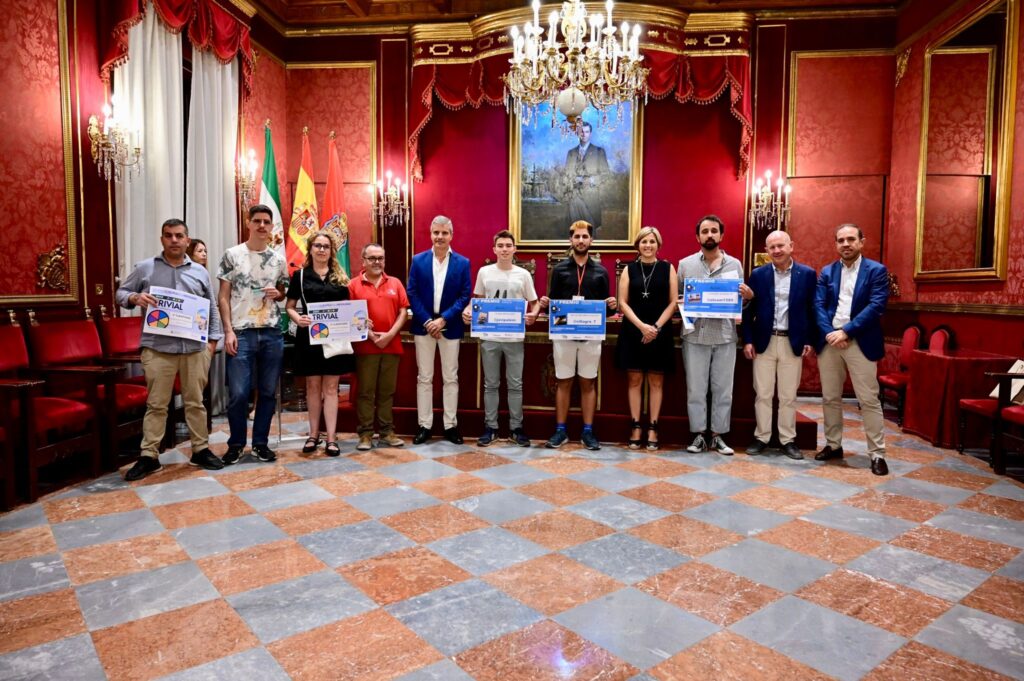 El-salón-de-Plenos-acoge-la-entrega-de-los-premios-de-los-concursos-de-fotografía