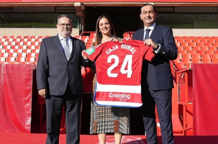 El-Granada-CF-y-Caja-Rural-renuevan-su-acuerdo-de-colaboración