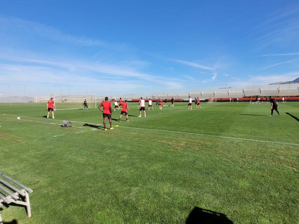 Novedades-en-el-entrenamiento-del-Granada-CF-a-4-días-del-choque-contra-el-FC-Barcelona