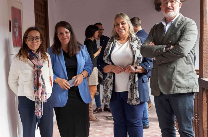 Una-delegación-de-la-Comisión-Europea-visita-actuaciones-como-la-restauración-de-la-Casa-de-los-Blasco-o-el-Mercado-de-Abastos-en-Santa-Fe