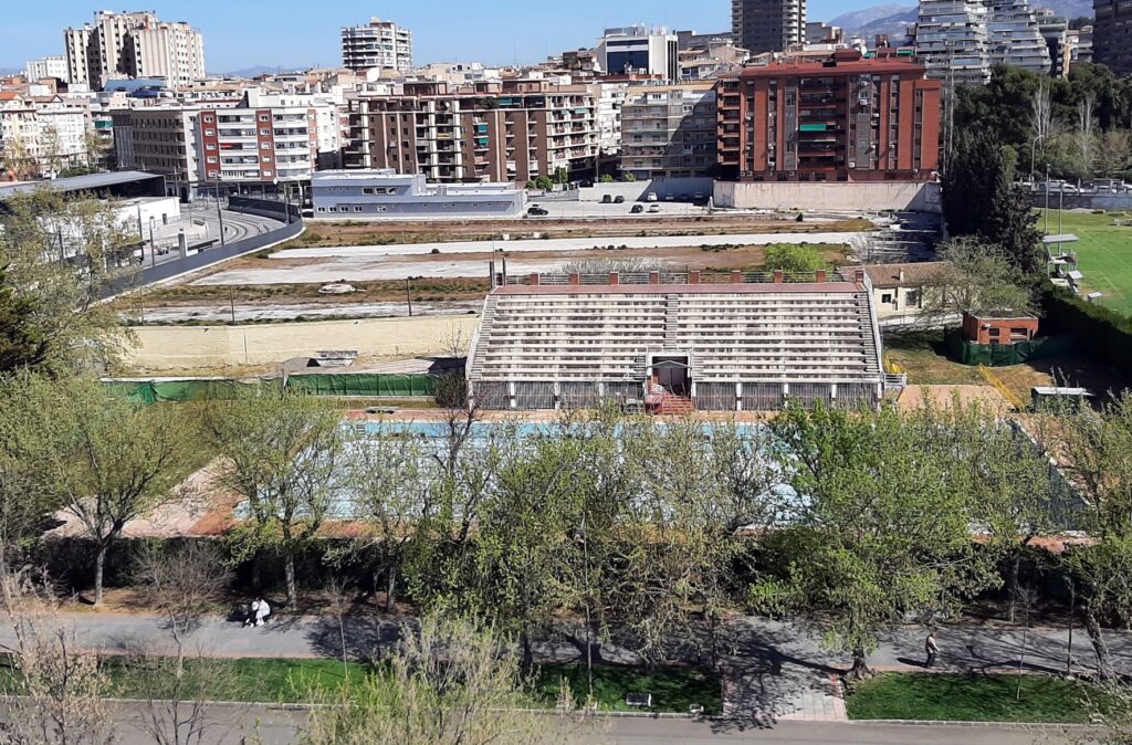 La-Junta-licita-la-reforma-integral-de-la-piscina-del-campus-de-Fuentenueva