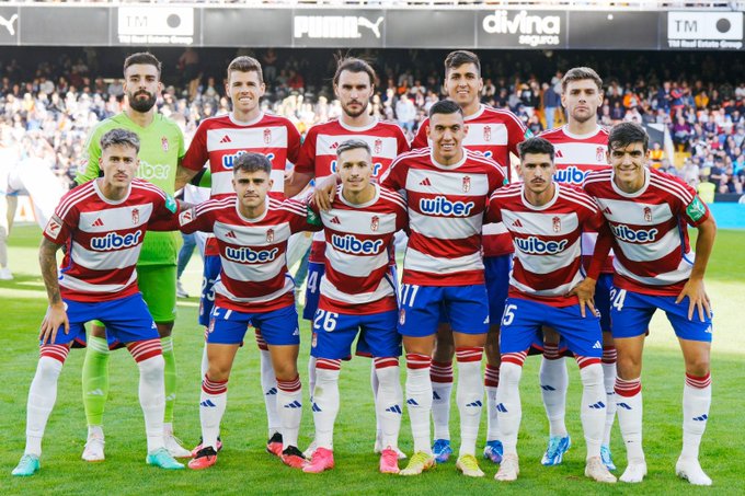 El-cuadro-nazarí-cayó-por-1-0-en-Mestalla-y-permanecerá-una-jornada-más-en-puestos-de-descenso-a-Segunda-División