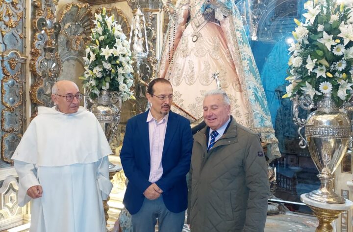 La-Junta-financia-la-realización-de-un-díptico-bilingüe-para-la-difusión-del-Camarín-de-la-Virgen-del-Rosario