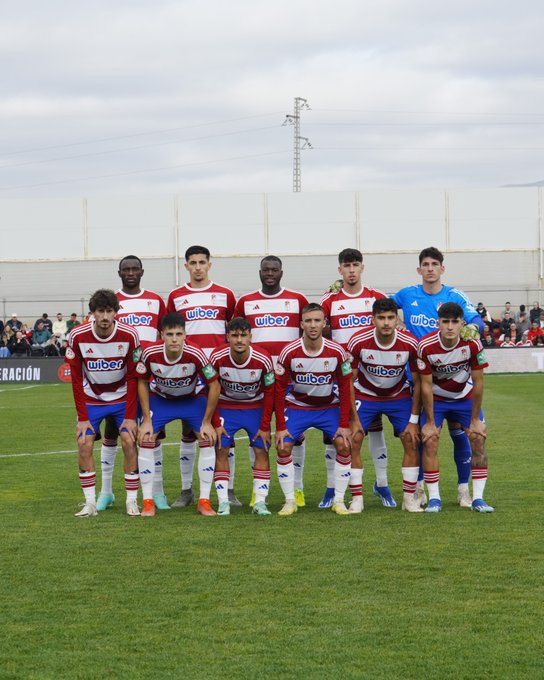 La-expulsión-de-Diego-López-condicionó-el-desenlace-de-un-partido-en-el-que-el-filial-nazarí-se-adelantó-con-gol-de-Julito