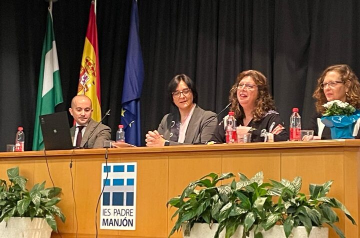 María-José-Martín-ha-participado-también-en-un-encuentro-con-orientadores,-organizado-por-el-equipo-técnico-provincial-del-centro