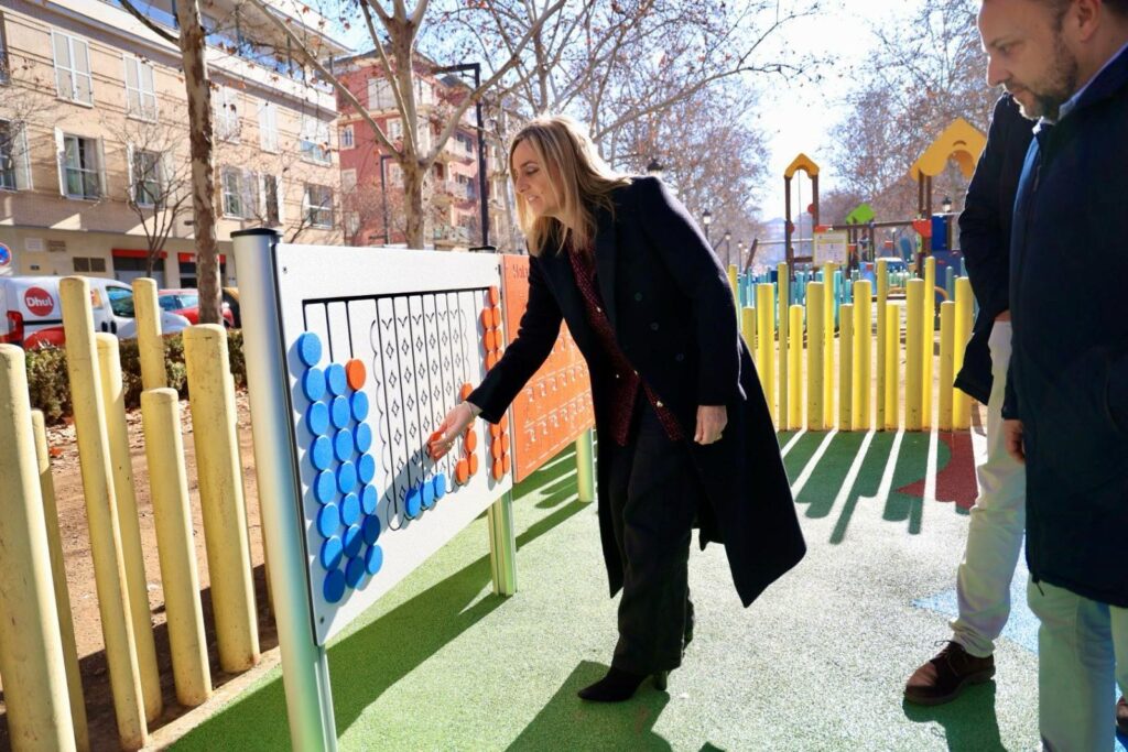 Se-trata-de-un-proyecto-que-va-a-dotar-a-las-áreas-infantiles-del-Paseo-de-la-Bomba-y-al-parque-infantil-de-La-Hípica-de-aparatos-adaptados