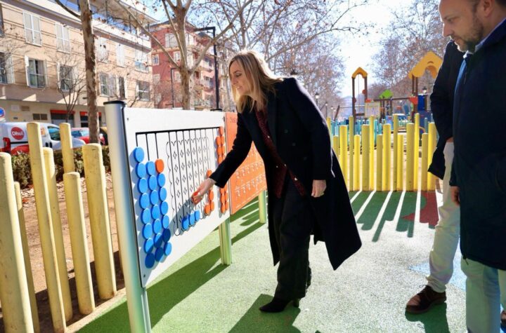 Se-trata-de-un-proyecto-que-va-a-dotar-a-las-áreas-infantiles-del-Paseo-de-la-Bomba-y-al-parque-infantil-de-La-Hípica-de-aparatos-adaptados