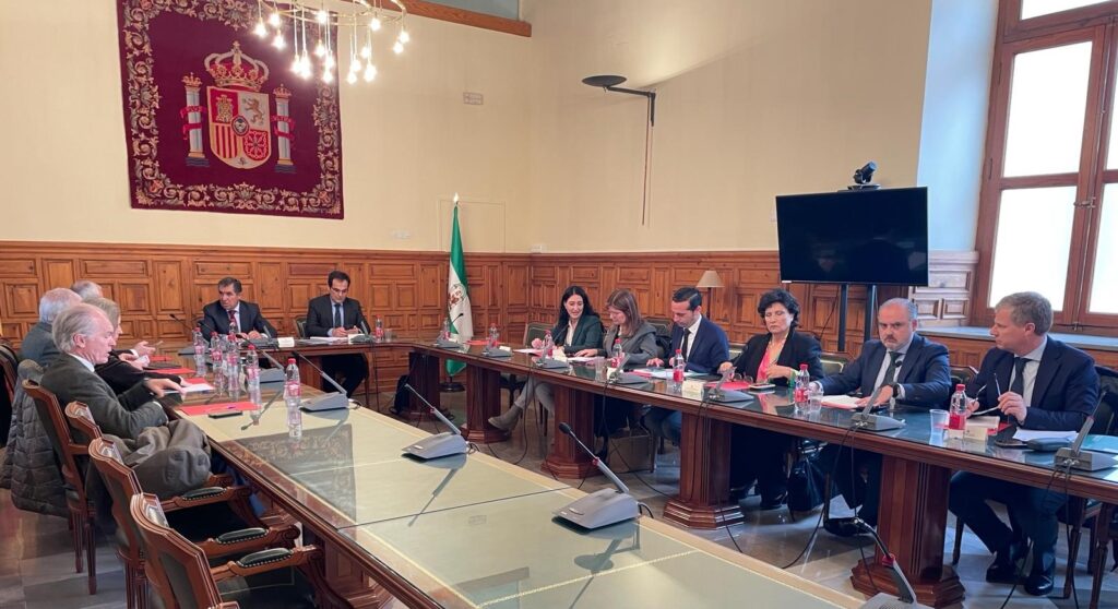 José-Antonio-Nieto-informa-al-Parlamento-de-la-última-reunión-con-el-Ministerio-y-lamenta-la-discriminación-a-los-funcionarios-andaluces