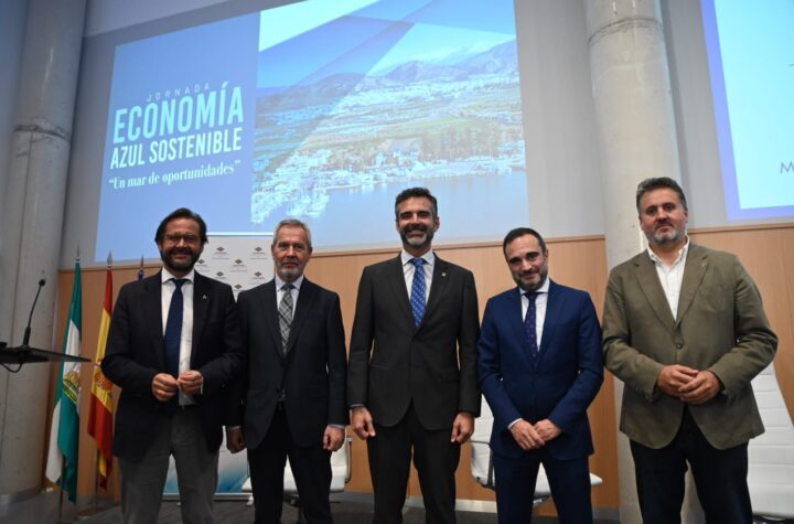 Fernández-Pacheco-destaca-la-importancia-de-impulsar-las-energías-renovables-en-las-instalaciones-portuarias