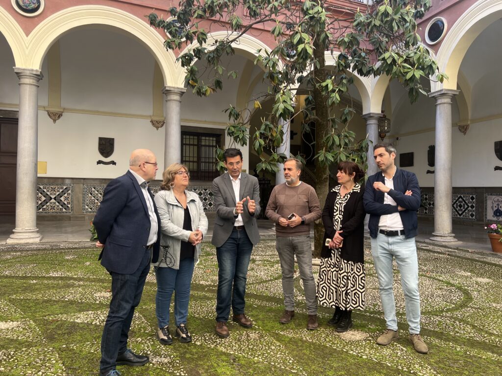 Para-Cuenca,-“la-enmienda-es-una-tomadura-de-pelo-que-constata-que-han-dejado-que-Sevilla-nos-robe-una-de-nuestras-señas-de-identidad"