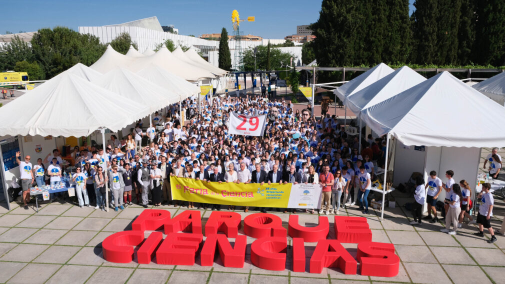 Los-hemisferios-de-Magdeburgo-han-sido-el-Experimento-XXL-de-este-año-en-el-que-el-museo-granadino-celebra-su-29-aniversario