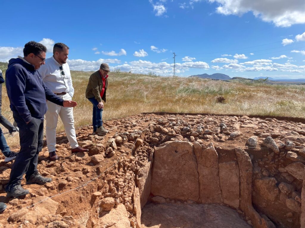 Diputación-destina-más-de-13-mil-euros-para-la-puesta-en-valor-de-la-Necrópolis-Megalítica-de-Haza-Colorada-en-Morelábor