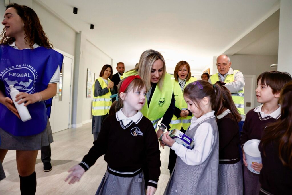 Junto-a-los-alimentos-frescos-que-recibe-el-Banco-de-Alimentos,-servirán-para-preparar-150.000-platos-de-comida