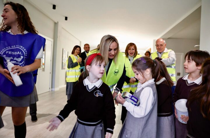 Junto-a-los-alimentos-frescos-que-recibe-el-Banco-de-Alimentos,-servirán-para-preparar-150.000-platos-de-comida