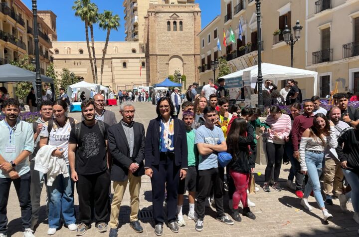 Alrededor-de-1.200-estudiantes-participan-en-la-II-Feria-de-Formación-Profesional-de-Motril