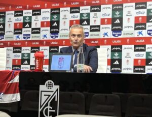 El-técnico-valenciano-atendió-a-los-medios-de-comunicación-en-la-previa-del-derbi-ante-el-Córdoba CF