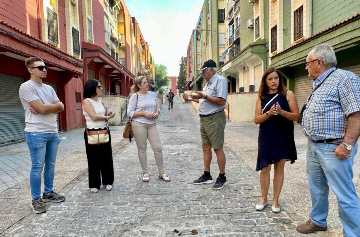 VOX-visita-Casería-de-Montijo-junto-a-la-Asociación-de-Vecinos-y-comprueba-la-dejadez-del-Ayuntamiento-de-Granada