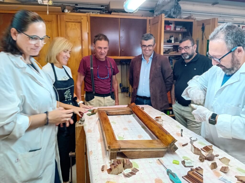 Existen-cursos-acreditados-en-decoración-artesanal,-afinación-de-pianos,-restauración-de-tapices-o-reparación-de-instrumentos