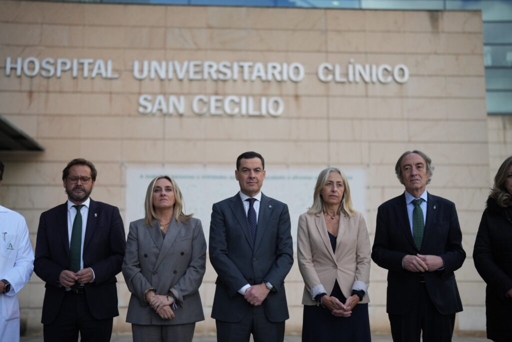 El-presidente-de-la-Junta-ha-asistido-en-Granada-a-la-inauguración-de-los-Laboratorios-del-Hospital-Universitario-Clínico-San-Cecilio