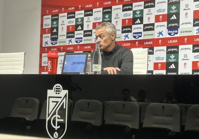 Escribá-analizó-en-sala-de-prensa-su-primera-derrota-como-entrenador-rojiblanco