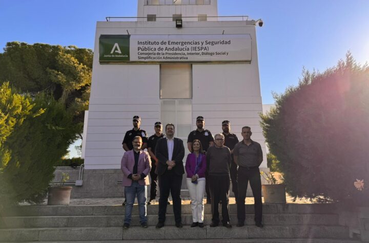 El-objetivo-es-ofrecer-un-mejor-y-más-adecuado-servicio-a-la-ciudadanía,-donde-prime-la-eficacia-y-la-eficiencia-en-la-institución-policial