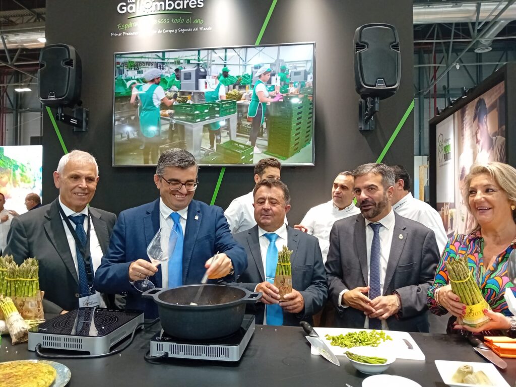 El-delegado-territorial-de-Granada-anuncia-en-Fruit-Attraction-Madrid-la-nueva-iniciativa-en-la-que-participan-cinco-cooperativas granadinas