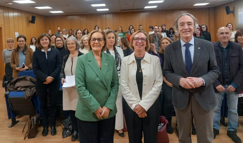 Este-acto,-en-el-que-han-participado-más-de-100-profesionales,-forma-parte-de-un-programa-que-se-lleva-a-cabo-en-toda-Andalucía