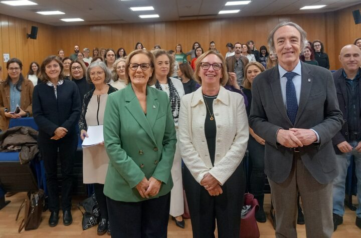 Este-acto,-en-el-que-han-participado-más-de-100-profesionales,-forma-parte-de-un-programa-que-se-lleva-a-cabo-en-toda-Andalucía