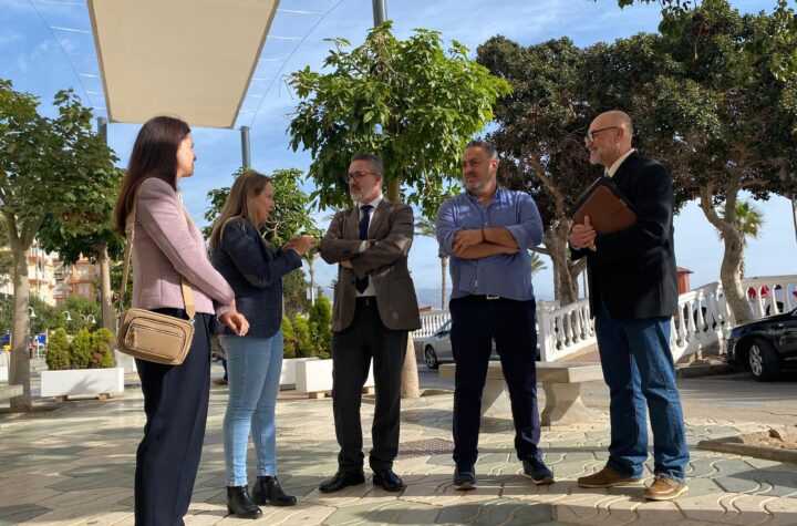 Antonio-Díaz-ha-visitado-la-intervención-realizada-en-el-municipio-costero-con-la-que-se-cierra-el-proyecto