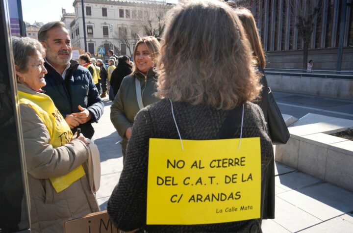 Jacobo-Calvo-lamenta-que-el-PP-“no-haya-contado-con-los-vecinos-y-vecinas-del-Distrito”-y-señala-que-“el-centro-Rodrigo-de-Triana-no-responde-a-las-necesidades-de-estas-personas"