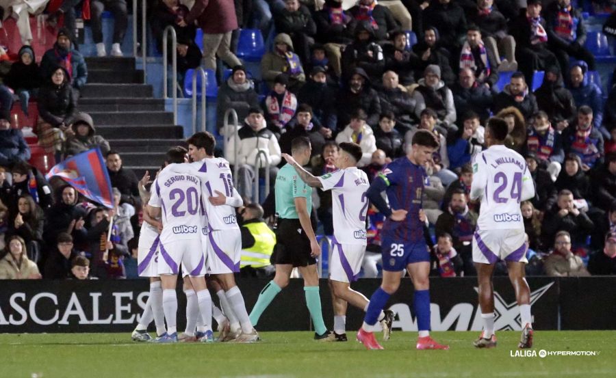 El-Granada-CF-golea-0-3-al-CD-Eldense-y-dormirá-a-un-punto-del-playoff