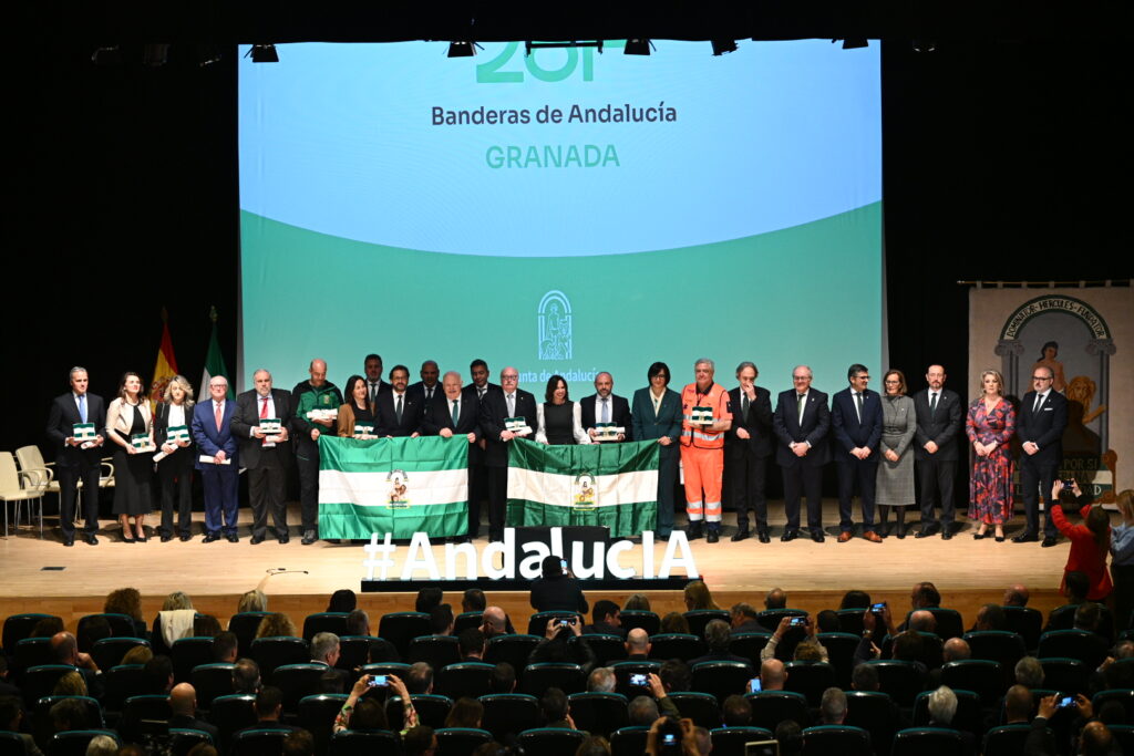 Rocío-Díaz-ensalza-en-el-acto-del-28F-a-unos-galardonados-que-“con-esfuerzo,-dedicación-y-talento-representan-lo-mejor-de-nuestra-tierra”