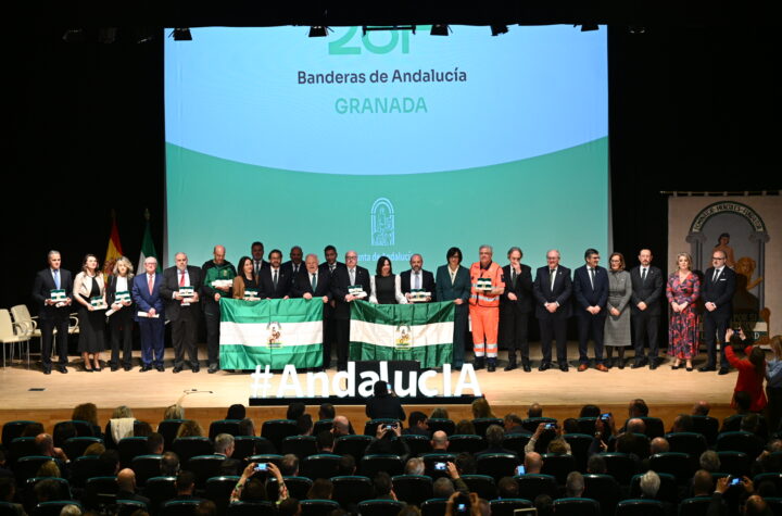 Rocío-Díaz-ensalza-en-el-acto-del-28F-a-unos-galardonados-que-“con-esfuerzo,-dedicación-y-talento-representan-lo-mejor-de-nuestra-tierra”