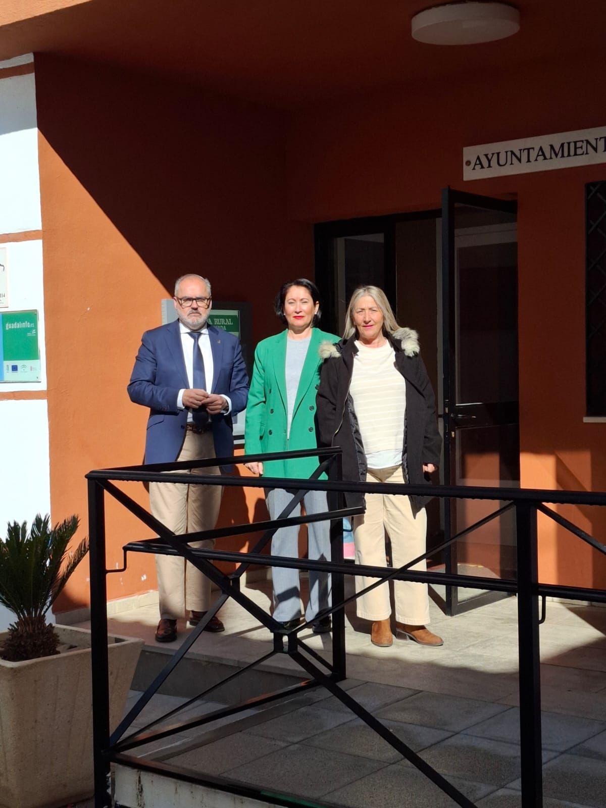 El-delegado-de-Justicia,-Administración-Local-y-Función-Pública-visita-las-actuaciones-y-destaca-las-obras-realizadas-a-través-de-PFEA-y-subvenciones-de-la-Consejería