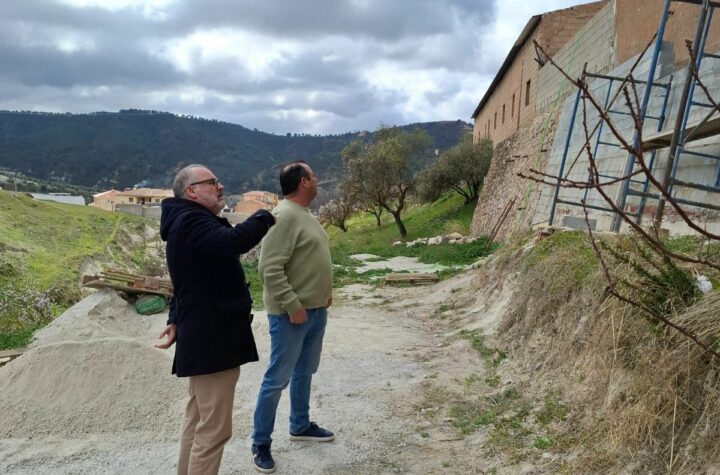 El-delegado-de-Justicia,-Administración-Local-y-Función-Pública-visita-las-actuaciones-y-destaca-la-importancia-de-estas-ayudas-para-combatir-la-despoblación