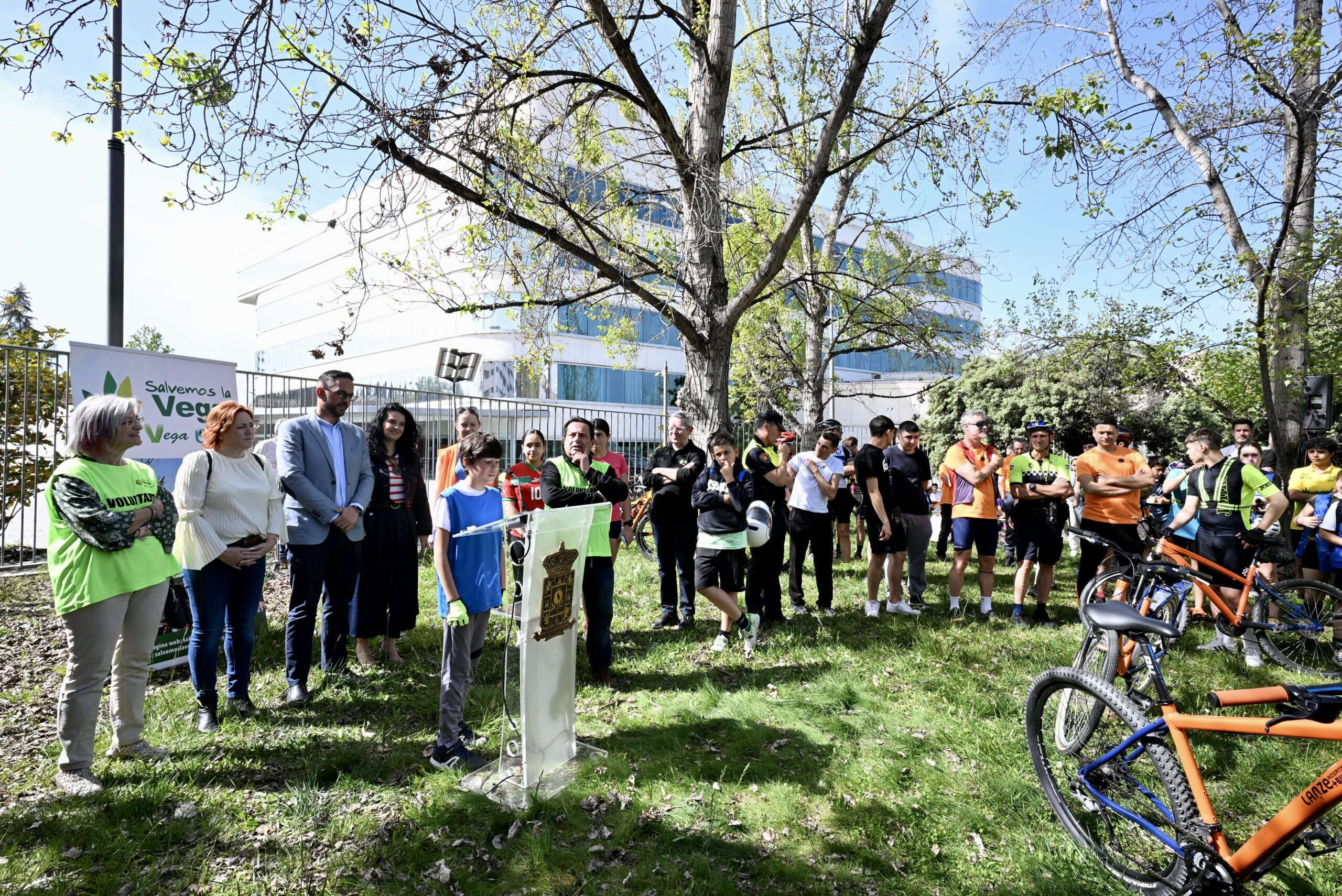 En-este-paseo-en-bicicleta,-además-de-los-alumnos,-han-participado-familiares-y-docentes-de-cerca-de-40-colegios-e-institutos