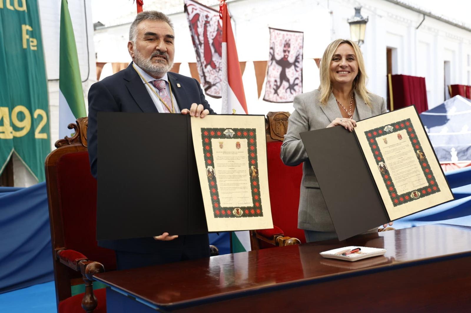 Marifrán-Carazo-subraya-que-el-hermanamiento-de-Granada-con-Santa-Fe-"va-a-ser-semilla-de-nuevos-proyectos"