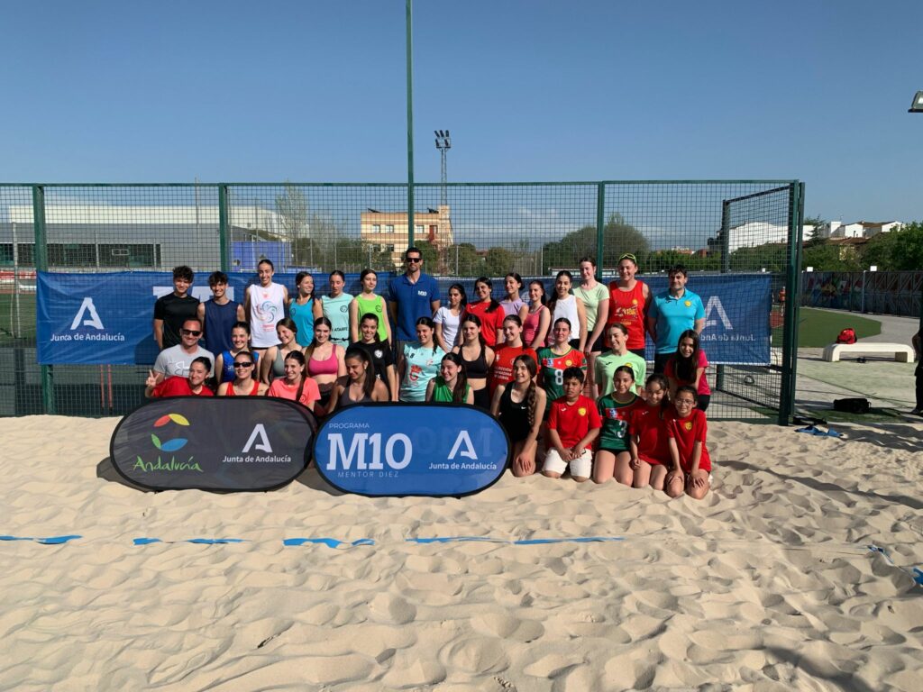 La-Consejería-de-Cultura-y-Deporte-organiza-una-actividad-de-Mentor-10-en-la-Ciudad-Deportiva-de-Atarfe