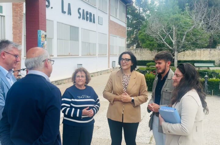 La-delegada-de-Desarrollo-Educativo-asegura-que-"se-están-reparando-daños-en-nueve-centros-educativos-con-una-inversión-de-415.000-euros"