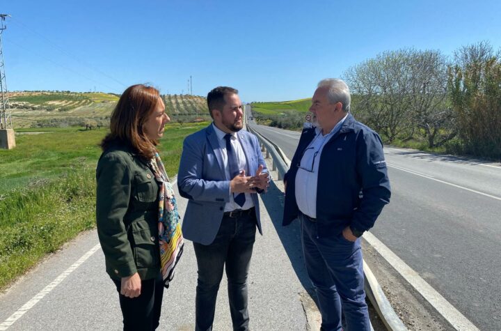 El-diputado-José-Ramón-Jiménez-ha-indicado-que-“esta-carretera-es-una-vía-esencial-para-esta-comarca,-especialmente-para-los-agricultores,-que-la-utilizan-diariamente-en-sus-desplazamientos”