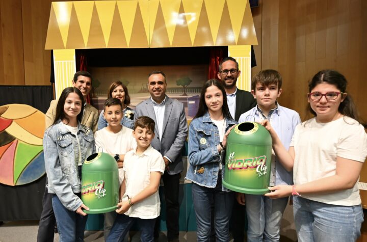 La-campaña-impulsada-por-la-Diputación-de-Granada-y-Ecovidrio-culmina-con-una-gala-que-valora-la-creatividad-y-el-compromiso-ambiental-de-centros-educativos