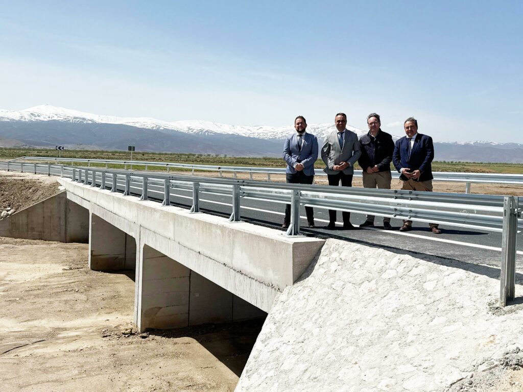 La-nueva-construcción-incluye-mejoras-en-el-drenaje-y-la-señalización