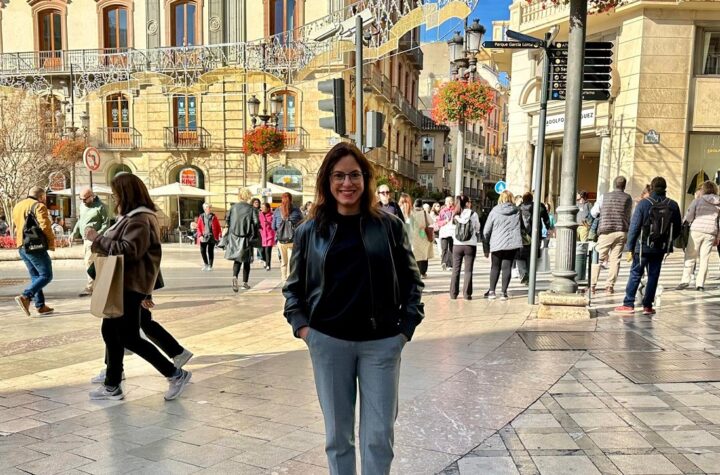 Mónica-Rodríguez-Gallego-pide-al-área-de-Movilidad-y-Protección-Ciudadana-información-sobre-el-operativo-policial-destinado-a-la-Media-Maratón-tras-las-quejas-de-los-vecinos-por-no-poder-sacar-sus-coches-de-los-garajes,-tener-limitado-el-acceso-a-ciertas-calles-o-no-poder-llegar-a-la-circunvalación