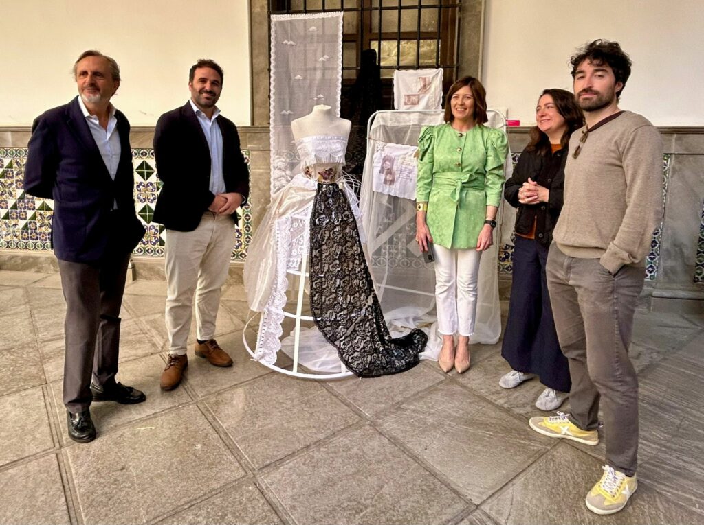 En-su-octava-edición--el-concurso-de-arte-y-reciclaje-organizado-por-el-Ayuntamiento-de-Granada-e-Inagra-invita-a-reflexionar-desde-el-arte-sobre-la-función-que-ejerce-la-tierra-en-el-sistema-climático-y-los-importantes-retos-que-tiene-el-planeta-por-delante
