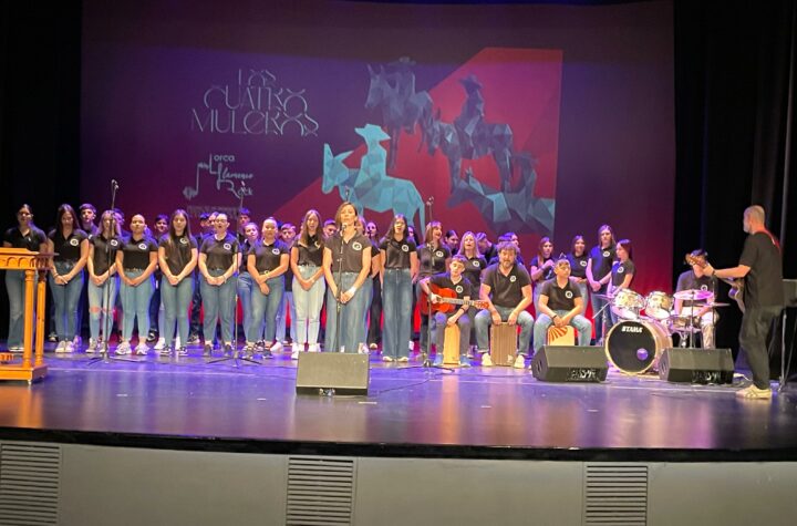 La-delegada-de-Desarrollo-Educativo-elogia-la-iniciativa-que-conectan-a-los-jóvenes-con-el-patrimonio-cultural